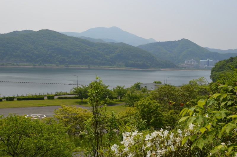 御所湖 川村美術館